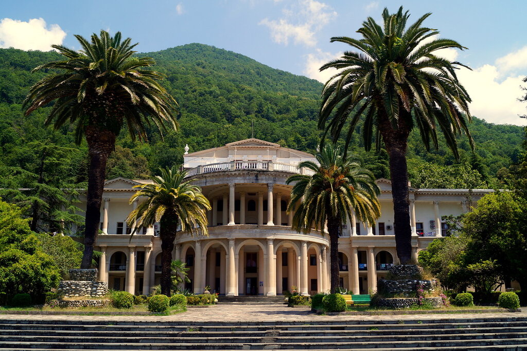 Amra spa hotel гагры. Амра Гагра Абхазия. Амра парк Гагра. Санаторий Амра Гагра. Пансионат Амра Гагра.